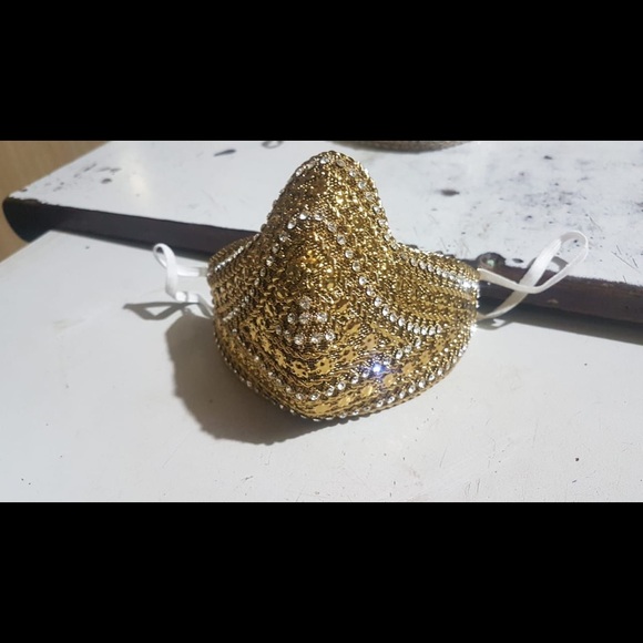 Gold Mask - Picture 4 of 4